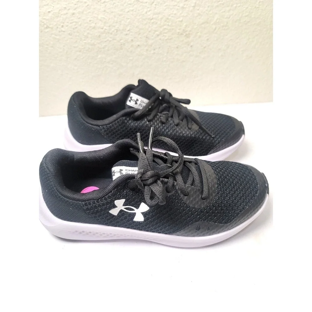 NWOT Under Armour Youth 5 unisex Running Shoes Black‎ Mesh Grunge Athletic
